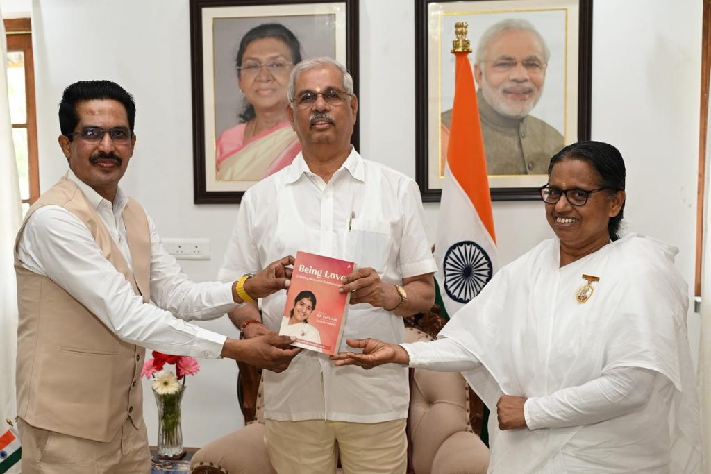 A cordial meeting with the Governor of Kerala, H.E. Rajendra Vishwanath Arlekar ji